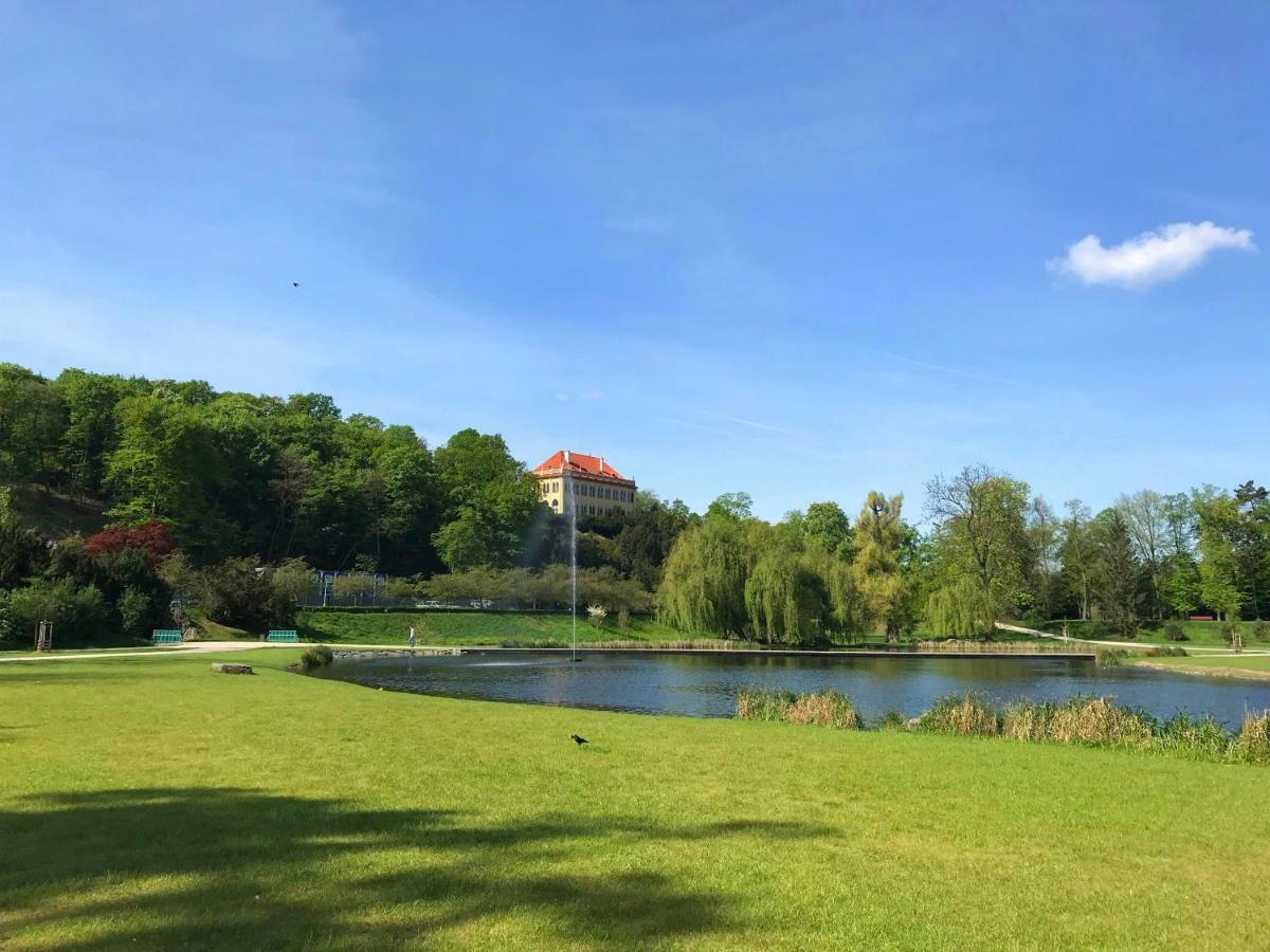 Trendy Local Apartment Praga Zewnętrze zdjęcie